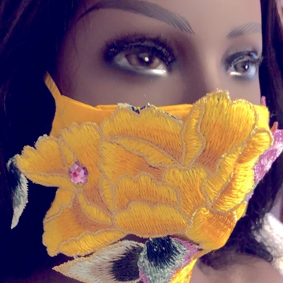 NEW HANDMADE FACE MASK - Picture 1 of 3